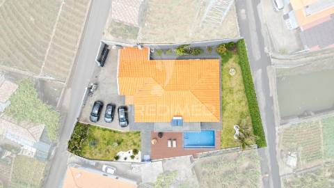 Moradia térrea t3 com piscina na ponta do sol