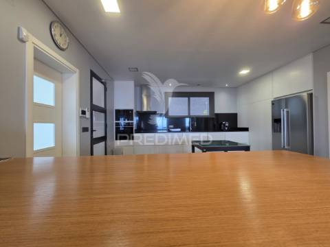 Moradia térrea t3 com piscina na ponta do sol