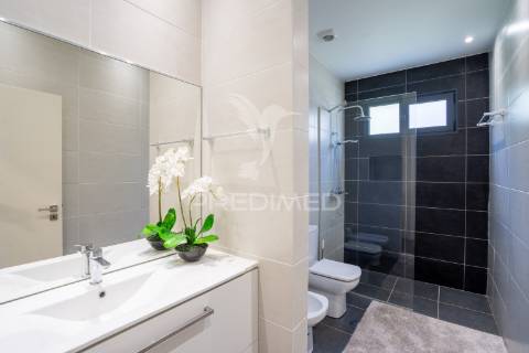 Moradia térrea t3 com piscina na ponta do sol