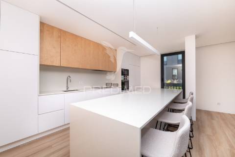 Apartamento t3 de luxo - centro de viana do castelo (arrendamento)