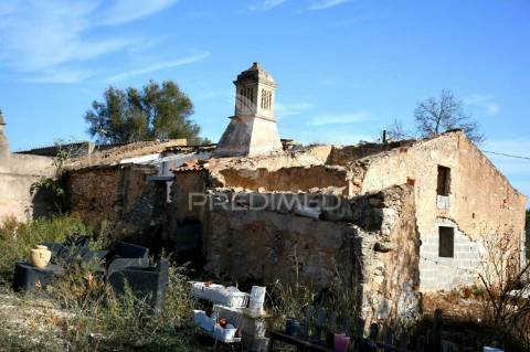 Ruina para construção de casa até 300 m2