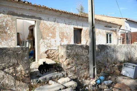 Ruina para construção de casa até 300 m2