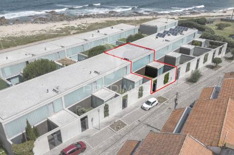 Moradia t3 de luxo - moledo (arrendamento)