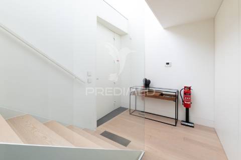 Moradia t3 de luxo - moledo (arrendamento)