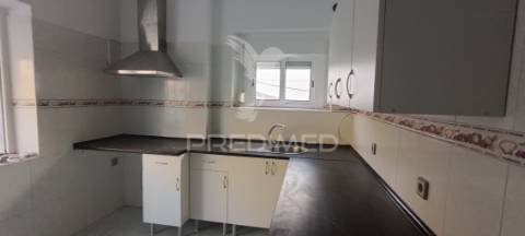 Apartamento t2 - cozinha em  remodela na trafaria - almada - 254.900  €