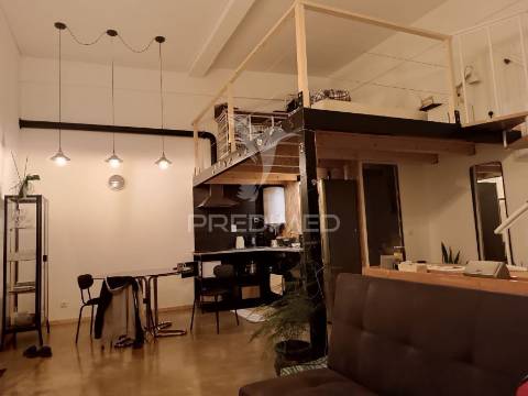 Moradia com 5 estudios quintal e terraço centro olhao