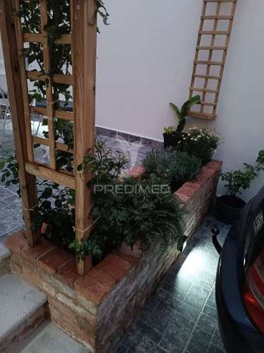 Moradia com 5 estudios quintal e terraço centro olhao