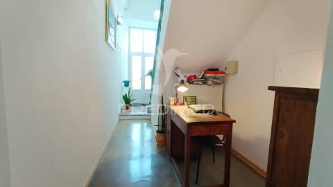 Moradia com 5 estudios quintal e terraço centro olhao