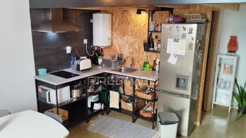 Moradia com 5 estudios quintal e terraço centro olhao