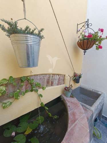 Moradia com 5 estudios quintal e terraço centro olhao