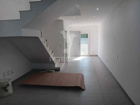 Moradia t3 com piscina