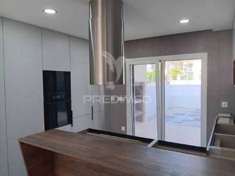 Moradia t3 com piscina