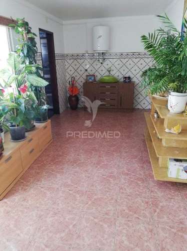 Moradia em banda em rio de moinhos, alcácer