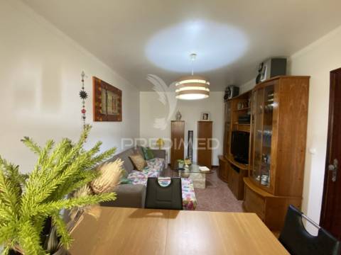 Moradia em banda em rio de moinhos, alcácer