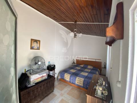 Moradia em banda em rio de moinhos, alcácer