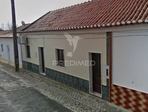 Moradia em banda em rio de moinhos, alcácer