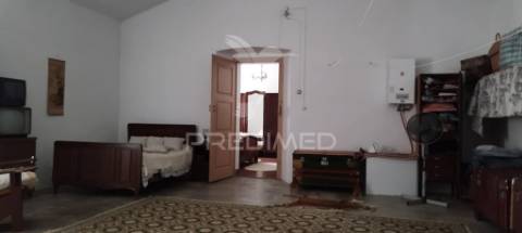 Moradia em vale do pêso