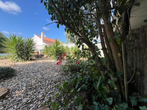 Moradia t2 para arrendar em brejos de azeitão