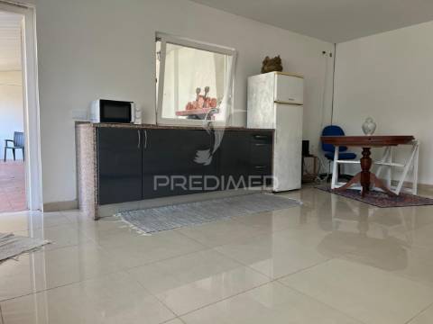 Moradia t2 para arrendar em brejos de azeitão