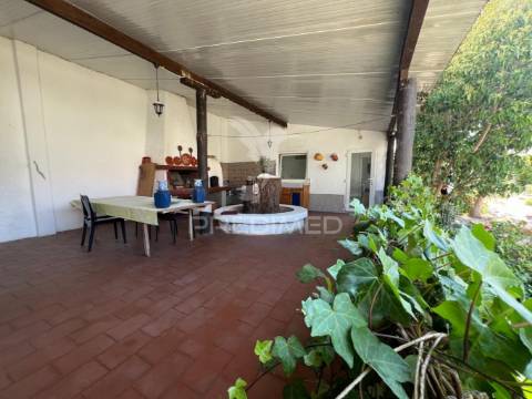 Moradia t2 para arrendar em brejos de azeitão