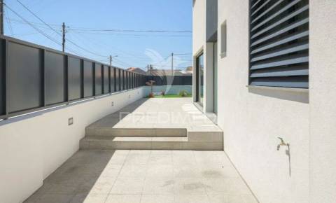 Moradia t3 c/ garagem e jardim