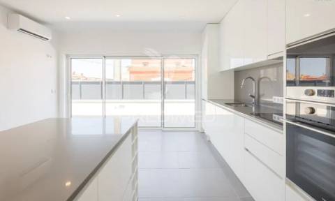 Moradia t3 c/ garagem e jardim