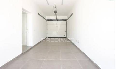 Moradia t3 c/ garagem e jardim