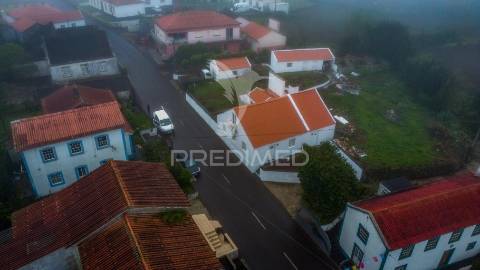 Moradia t2, santo antão, em fase de reconstrução