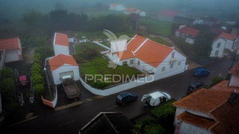 Moradia t2, santo antão, em fase de reconstrução