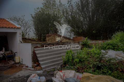 Moradia t2, santo antão, em fase de reconstrução