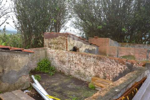 Moradia t2, santo antão, em fase de reconstrução