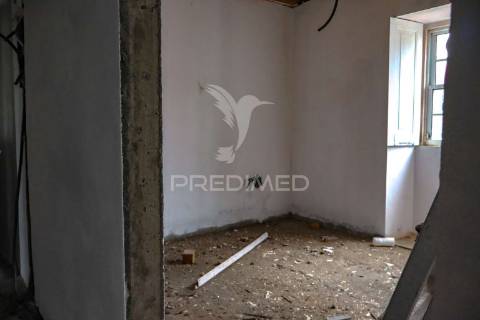 Moradia t2, santo antão, em fase de reconstrução