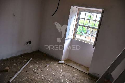 Moradia t2, santo antão, em fase de reconstrução