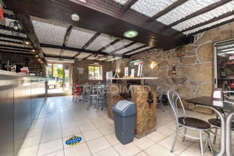 Moradia t7 com 3 negócios – póvoa de lanhoso