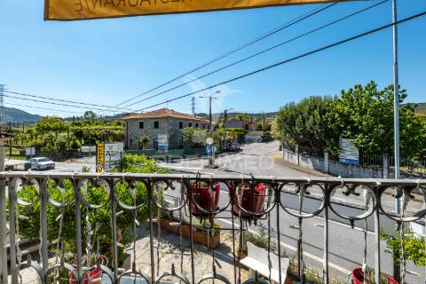 Moradia t7 com 3 negócios – póvoa de lanhoso