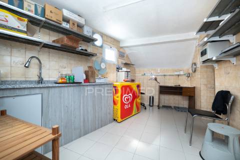 Moradia t7 com 3 negócios – póvoa de lanhoso