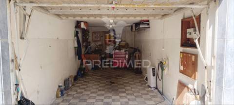 Garagem à venda no centro do laranjeiro na praceta dos álamos - 52.500 €