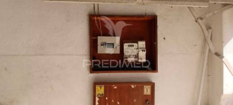 Garagem à venda no centro do laranjeiro na praceta dos álamos - 52.500 €