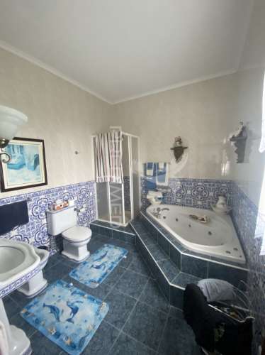 Moradia t3 de dois pisos com jardim paisagístico urzelina, ilha de são jorge