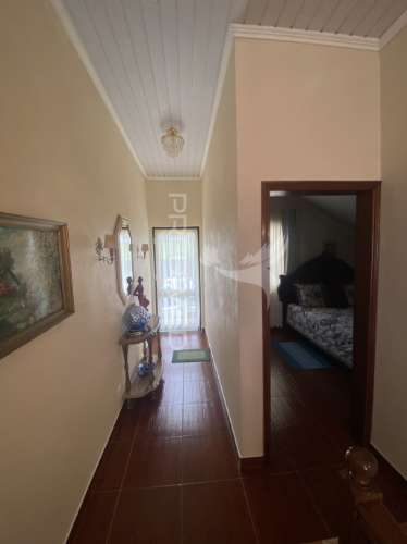 Moradia t3 de dois pisos com jardim paisagístico urzelina, ilha de são jorge