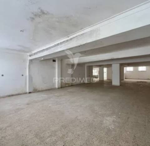 Loja/armazém para comércio em agualva-cacém