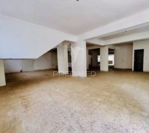 Loja/armazém para comércio em agualva-cacém