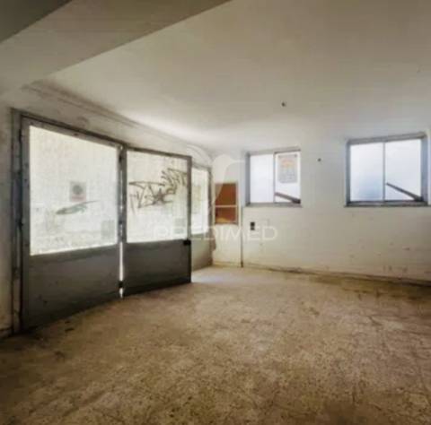 Loja/armazém para comércio em agualva-cacém