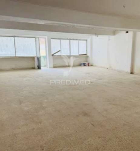 Loja/armazém para comércio em agualva-cacém