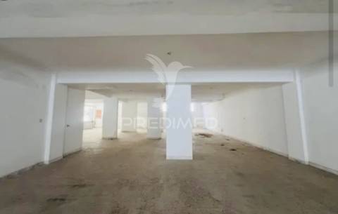 Loja/armazém para comércio em agualva-cacém
