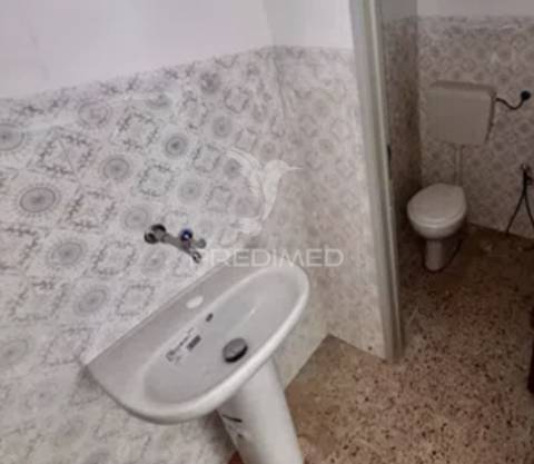 Loja/armazém para comércio em agualva-cacém