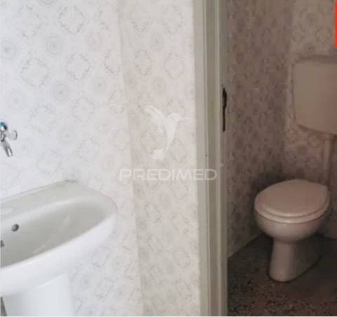 Loja/armazém para comércio em agualva-cacém