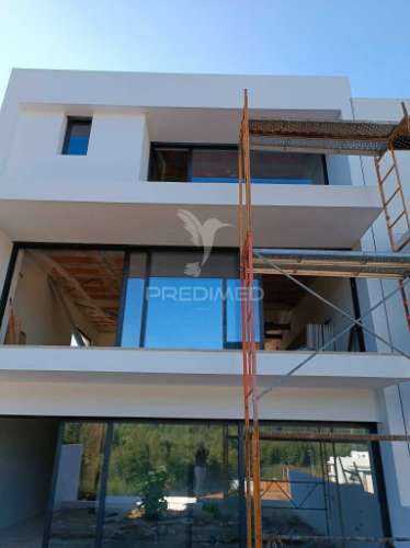 Moradia t3 em condomínio com 2 frentes - villas premium são cosme