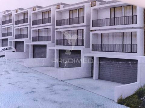 Moradia t3 em condomínio com 2 frentes - villas premium são cosme