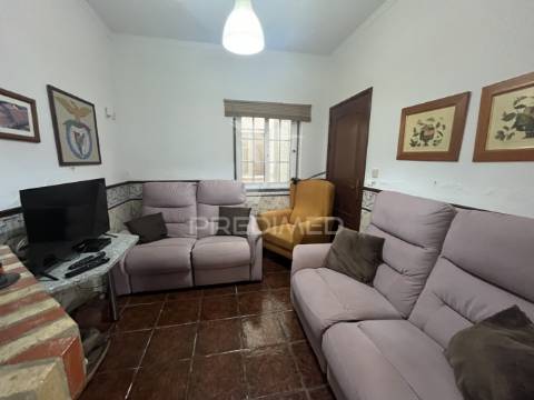 Moradia t4 com garagem, logradouro e eficiência energética – alfundão, ferreira do alentejo.